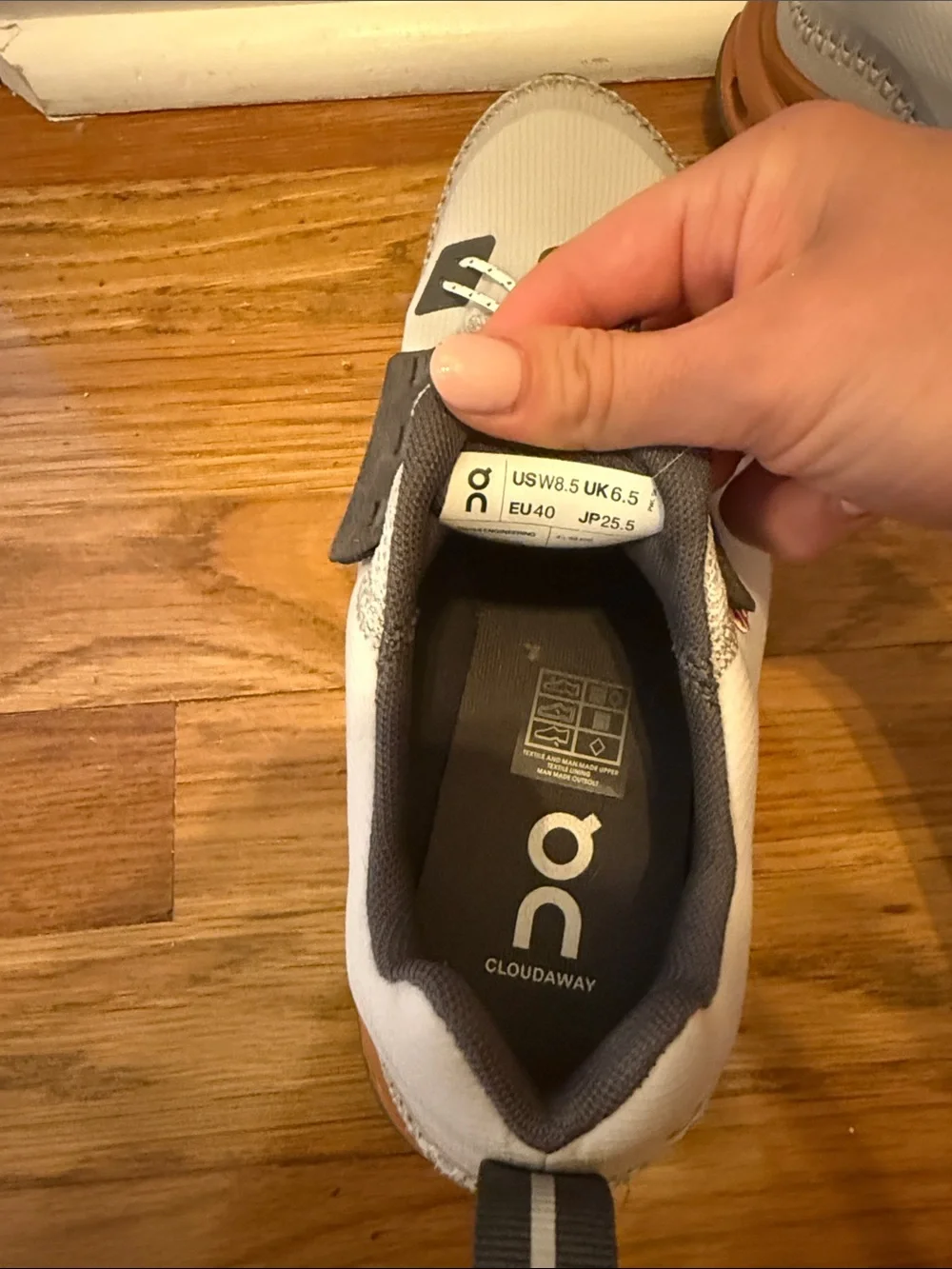 On Running Women’s Cloudaway Size 8.5